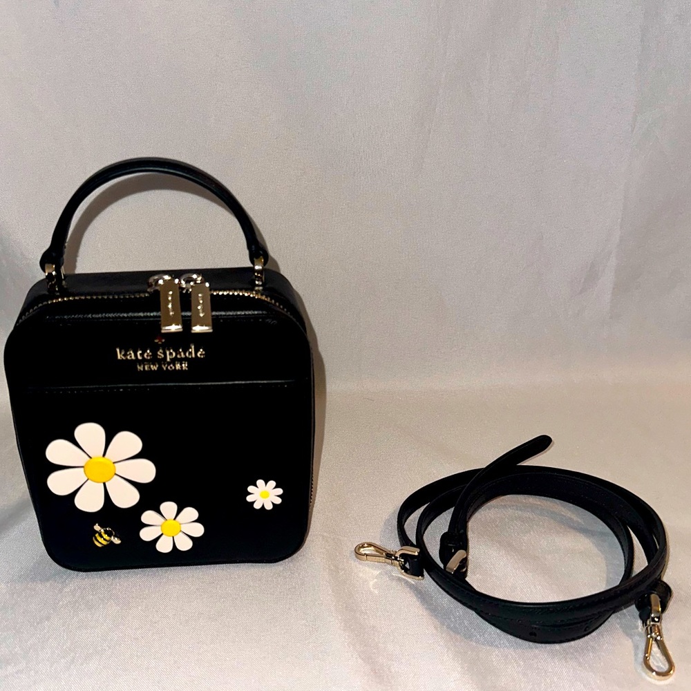 Kate Spade Daisy Flower Vanity Crossbody Bag Gem